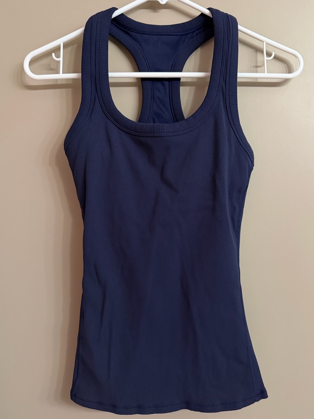 Alo Rib Support Tank Top - Picture 2 of 4